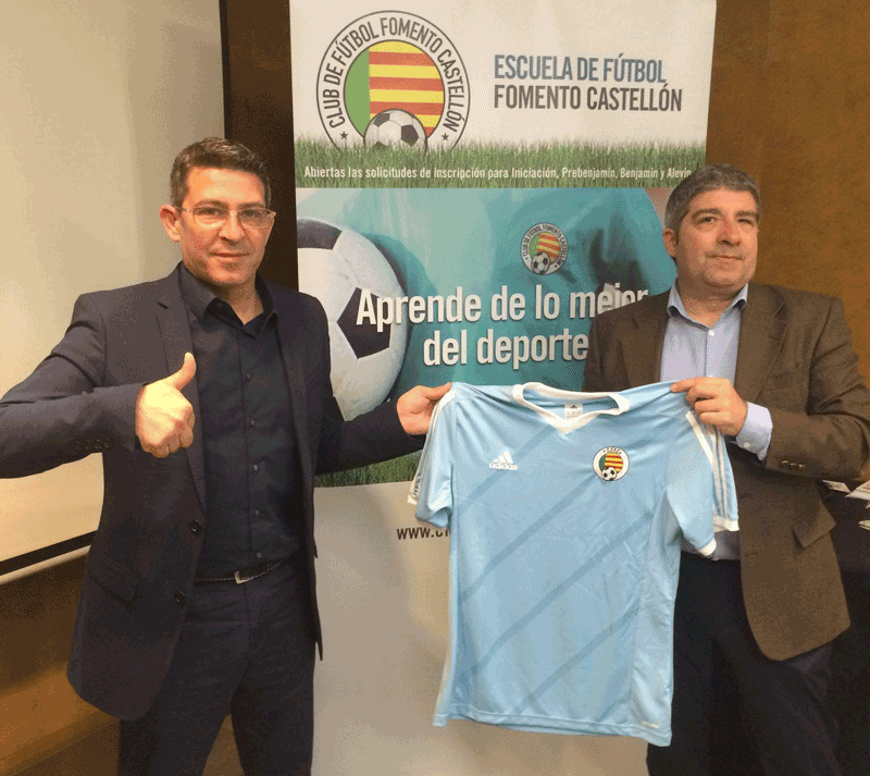 Asistentes y familias en el acto de 2016